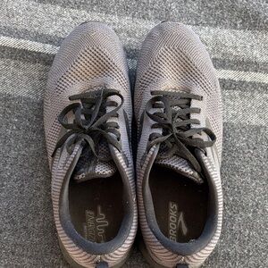 Brooks Men's Black and Gray Athletic Shoes